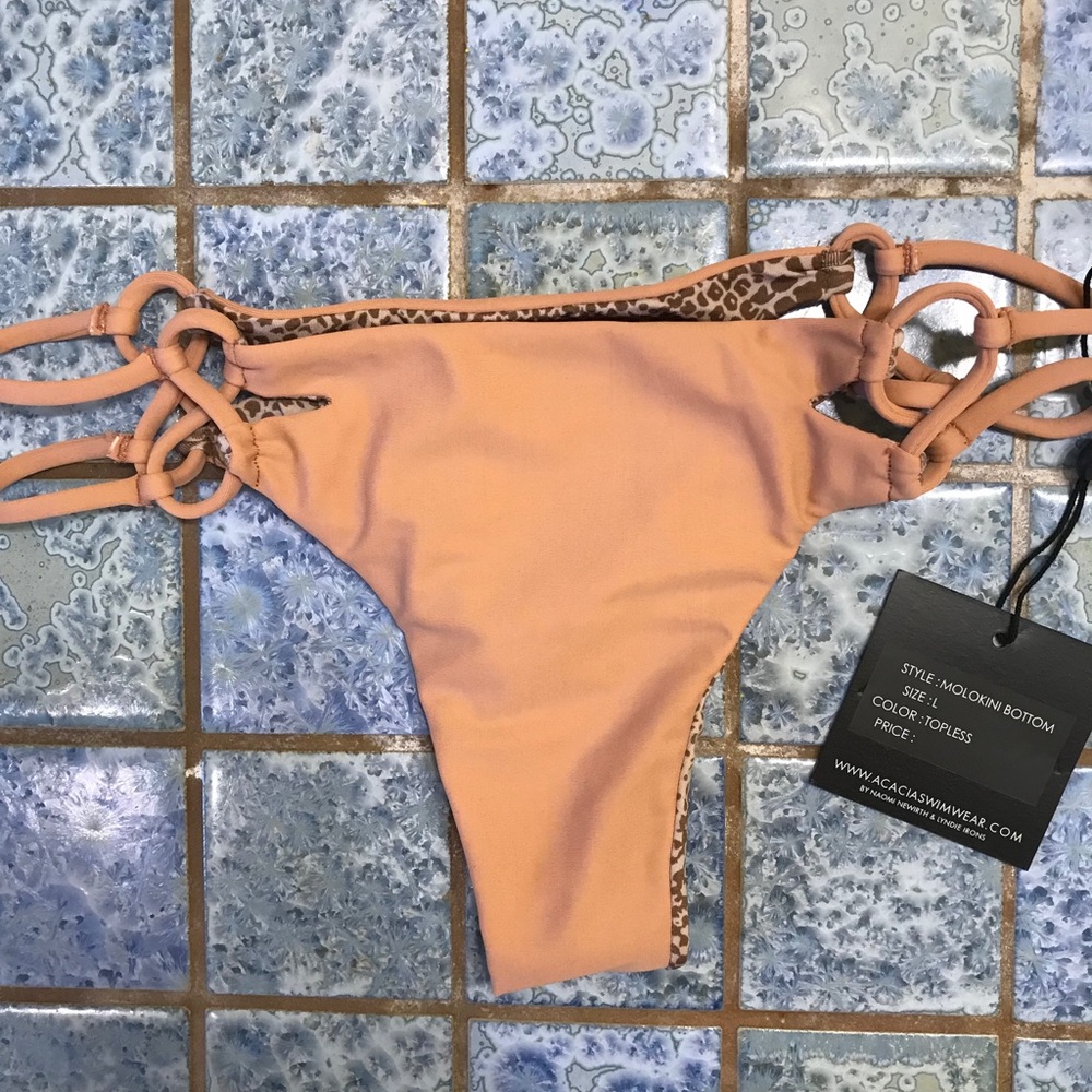 Acacia Molokini Bottom in Topless